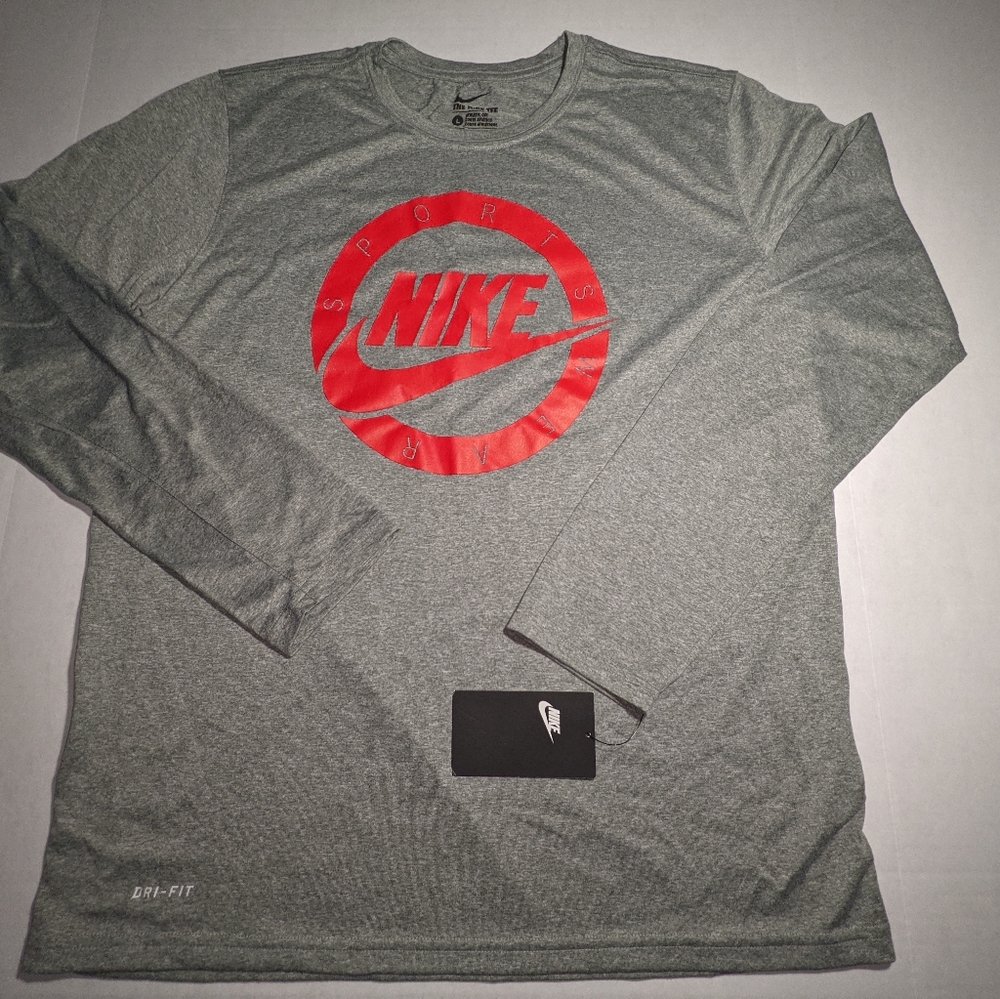 Nike Sportswear Dri Fit Long Sleeve Large